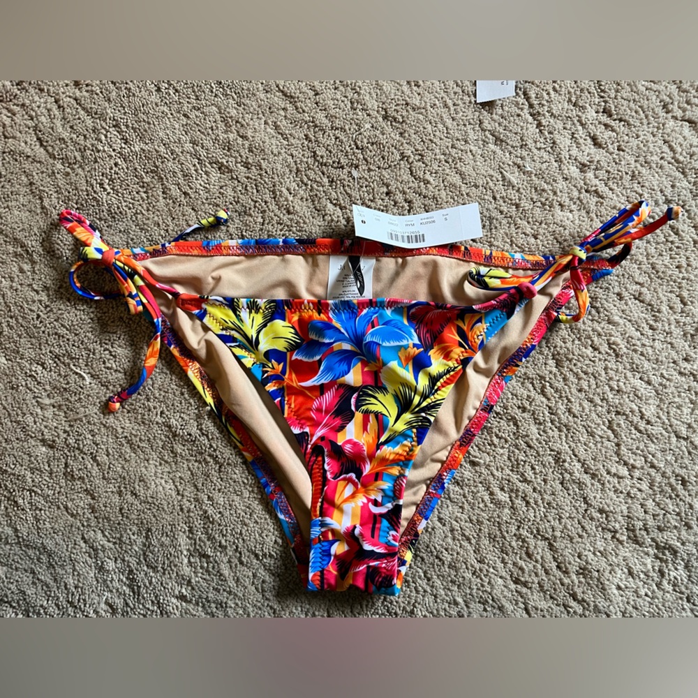 Colorful Floral Bikini Set - Picture 4 of 5